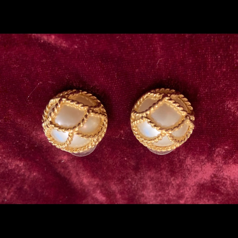 3/$15 Vintage pearl and gold colored earrings. 80’s